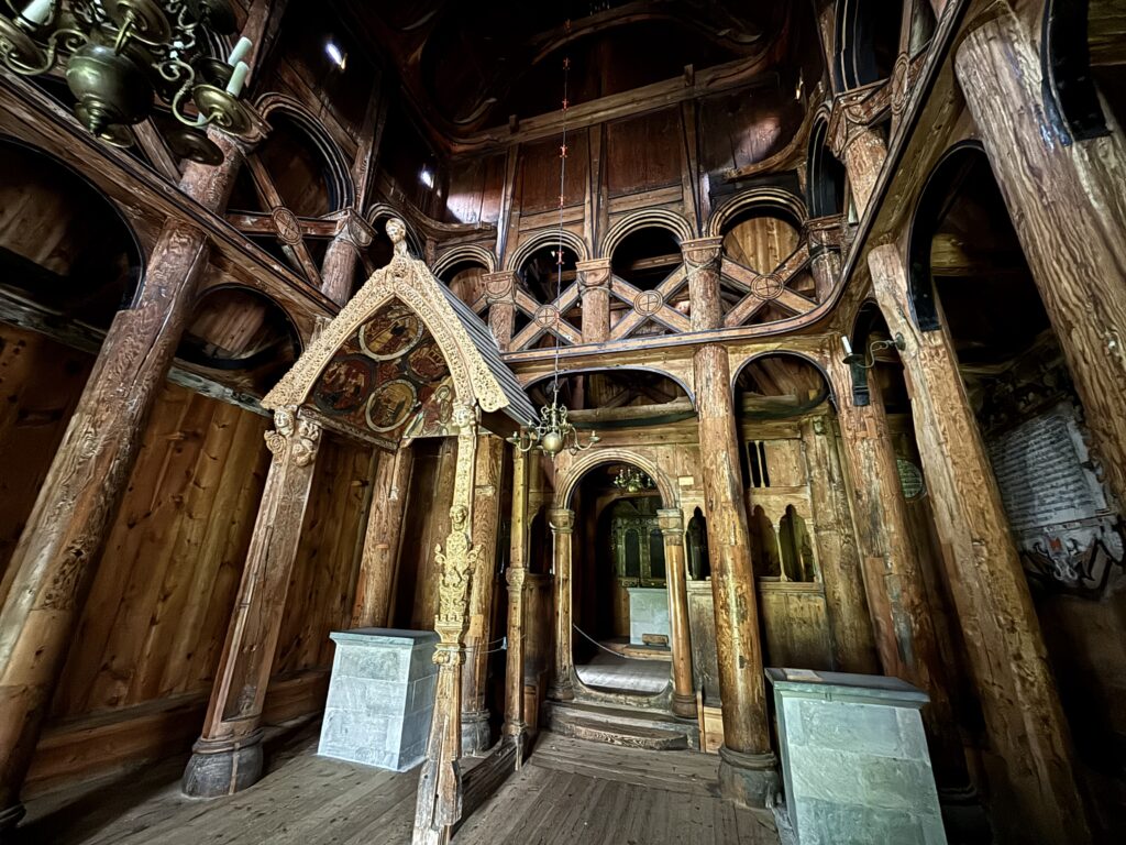 Hopperstad interior