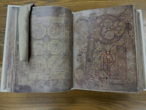 Internal picture of the book of Kells - a decorated letter P takes up the whole page 